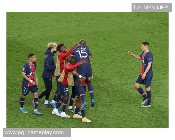 德甲激战：巴黎圣日耳曼与本菲卡战平补时进球引发全场狂欢