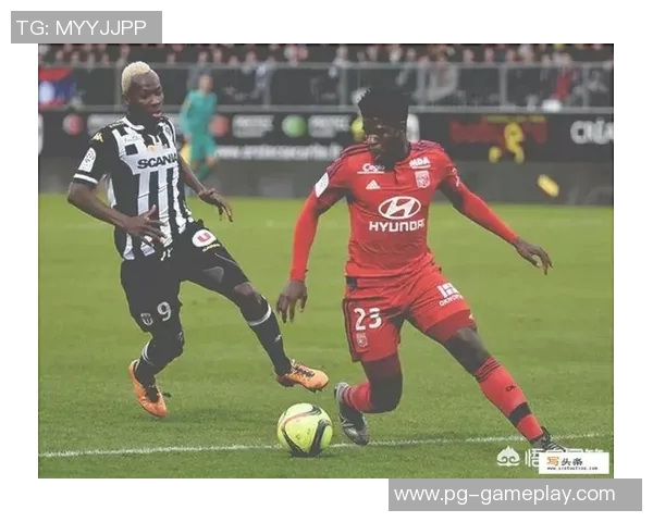 中超联赛精彩对决：里昂与巴黎圣日耳曼激战成平局补时进球引爆全场