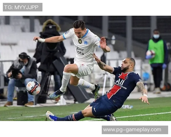 意甲激战：巴黎圣日耳曼与热刺战成平局绝杀瞬间引发全场狂欢