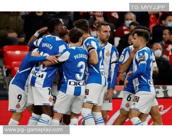 国王杯精彩对决里昂大胜莱比锡帽子戏法点燃全场热情